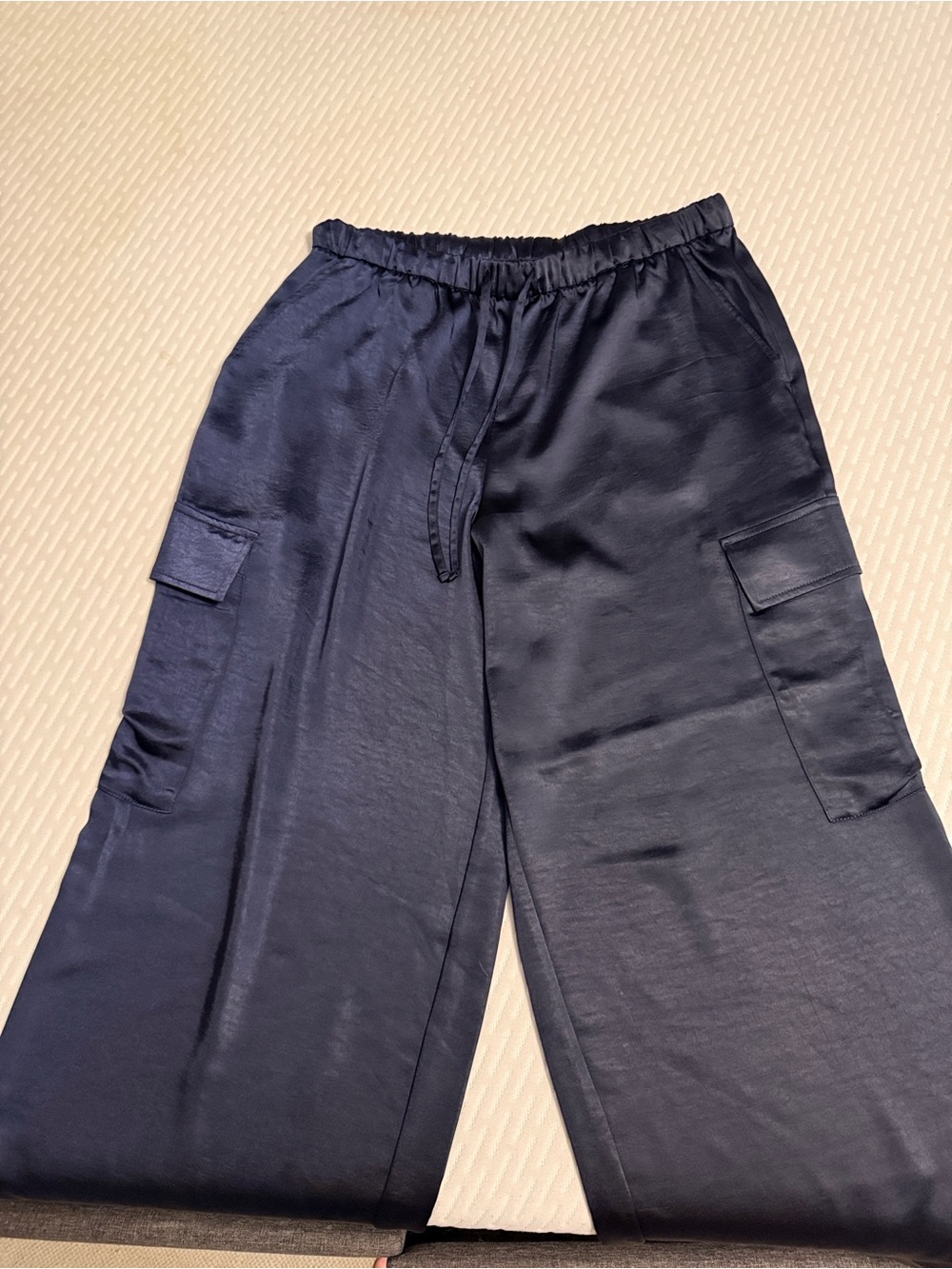 GAP Women's Navy Wide-Leg Cargo Pants - Picture 6 of 6
